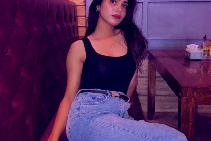 7 escort profiles in Tadikarakonam, India. Browse companions, services, rates and book online. Incall and outcall available.