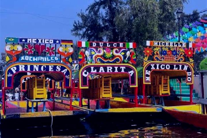 7 escort profiles in Xochimilco (Reymundo Enriquez), Mexico. Browse companions, services, rates and book online. Incall and outcall available.