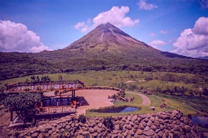 8 escort profiles in Arenal Santa Ana, Mexico. Browse companions, services, rates and book online. Incall and outcall available.