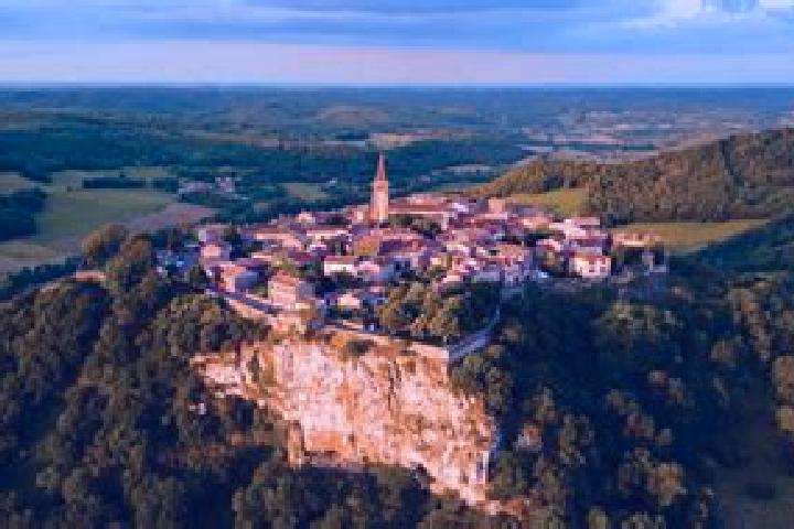 8 escort profiles in Castelnau-de-Montmiral, France. Browse companions, services, rates and book online. Incall and outcall available.