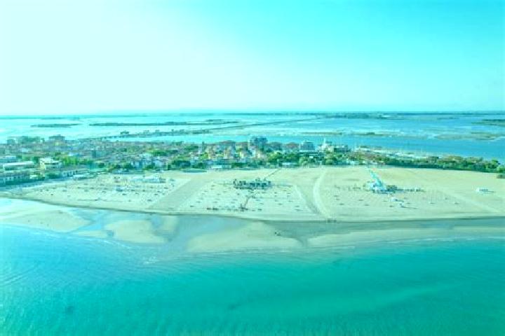 8 escort profiles in Grado-Pineta, Italy. Browse companions, services, rates and book online. Incall and outcall available.