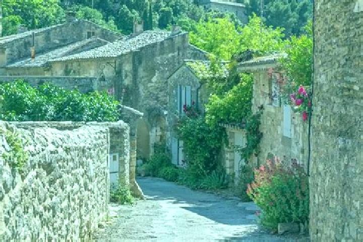8 escort profiles in Oppede le Vieux, France. Browse companions, services, rates and book online. Incall and outcall available.