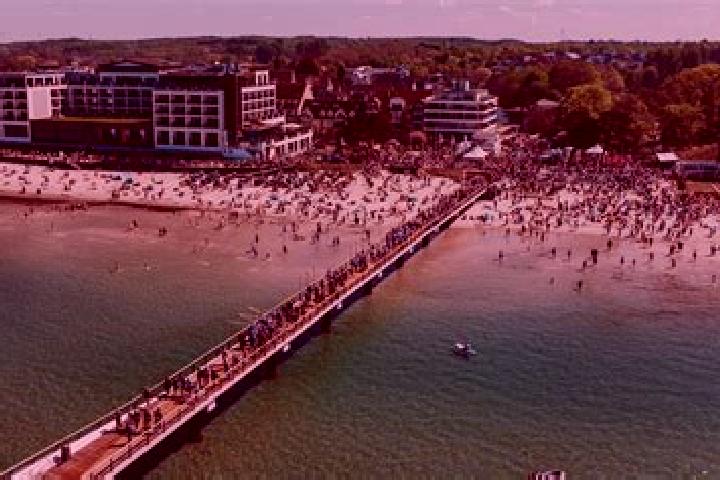 8 escort profiles in Scharbeutz, Germany. Browse companions, services, rates and book online. Incall and outcall available.