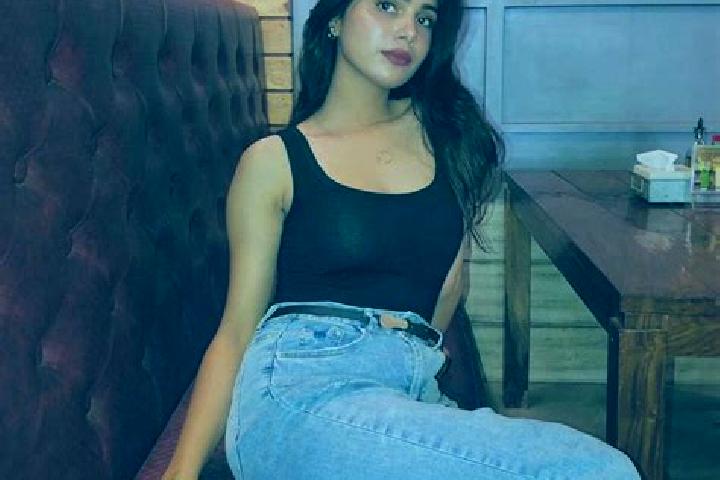 8 escort profiles in Sivandipuram, India. Browse companions, services, rates and book online. Incall and outcall available.