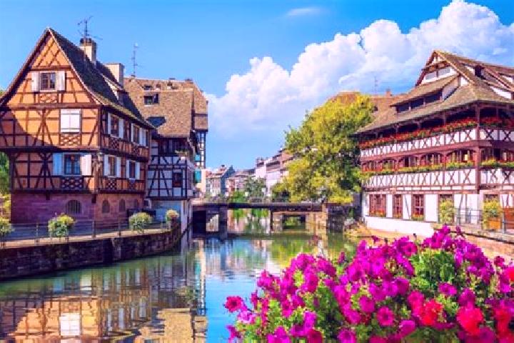 8 escort profiles in Strassburg-Stadt, Austria. Browse companions, services, rates and book online. Incall and outcall available.