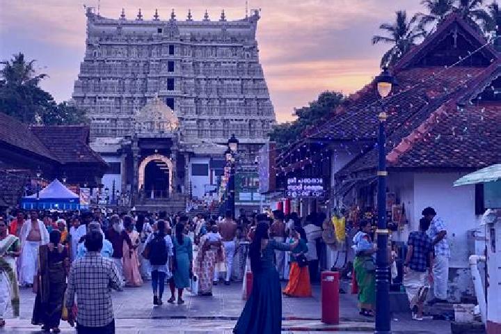 8 escort profiles in Thiruvananthapuram, India. Browse companions, services, rates and book online. Incall and outcall available.