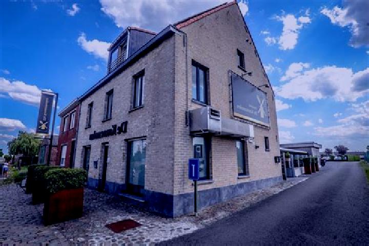 8 escort profiles in Veldegem, Belgium. Browse companions, services, rates and book online. Incall and outcall available.