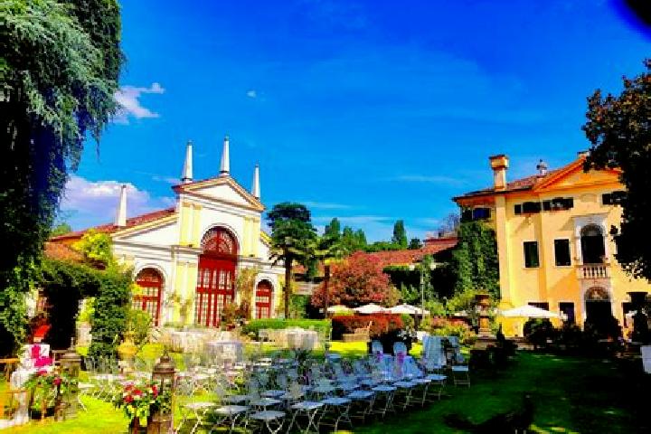 9 escort profiles in Battaglia Terme, Italy. Browse companions, services, rates and book online. Incall and outcall available.