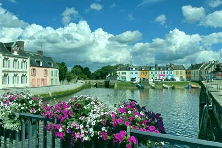 9 escort profiles in Isigny-sur-Mer, France. Browse companions, services, rates and book online. Incall and outcall available.