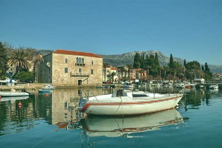 9 escort profiles in Kastel Luksic, Croatia. Browse companions, services, rates and book online. Incall and outcall available.