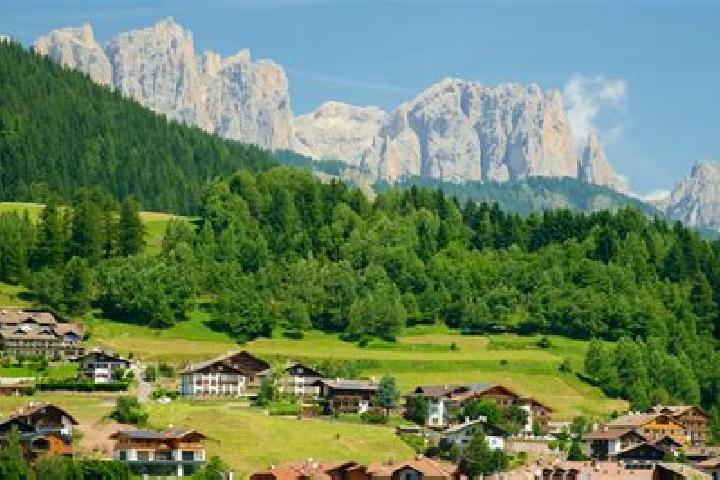9 escort profiles in Nalles, Italy. Browse companions, services, rates and book online. Incall and outcall available.