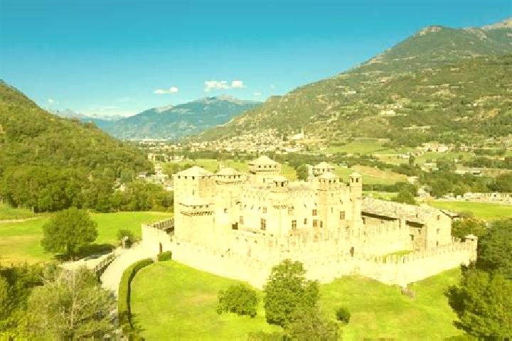 9 escort profiles in Petit Fenis, Italy. Browse companions, services, rates and book online. Incall and outcall available.
