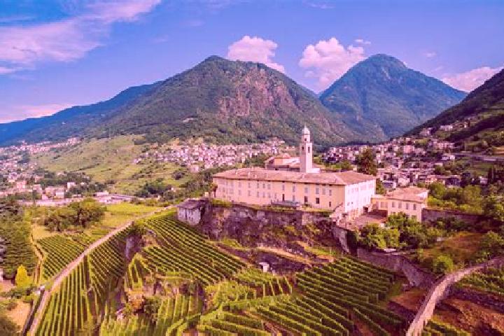 9 escort profiles in Sondrio, Italy. Browse companions, services, rates and book online. Incall and outcall available.