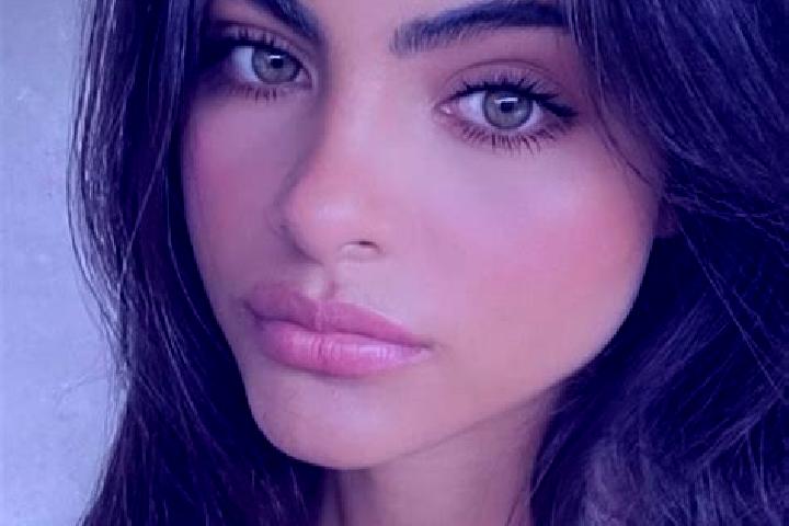 Abigail, 20, a black grey-eyed indian companion based in Gura Suhasului. Offering Deep French Kissing, Dinner Date, OWO. Available for incall and outcall, da...