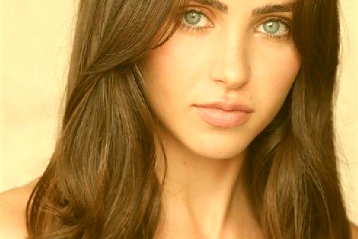 Abigail, 20, a brunette dark-eyed mixed companion based in Lire. Offering Erotic Massage, Massage, Domination. Available for incall and outcall, day and even...