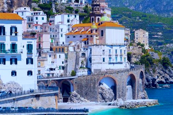 Abigail, 20 — Escort in Comignago, Italy