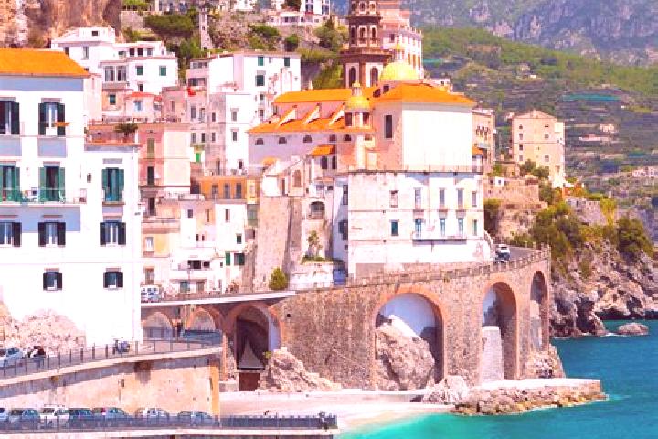 Abigail, 20 — Escort in Menaggio, Italy