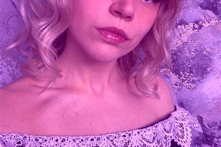 Abigail, 20 — Escort in Nyazepetrovsk, Russia