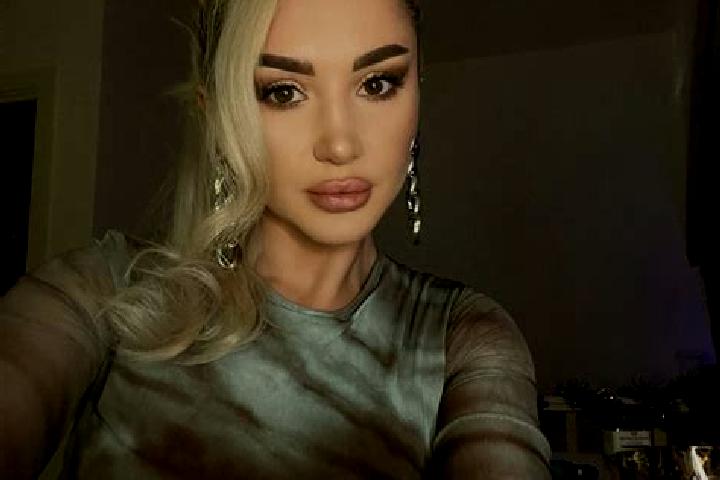 Abigail, 21, a blonde dark-eyed asian companion based in Limidi. Offering Party Girl, GFE, CIM. Available for incall and outcall, day and evening dates.