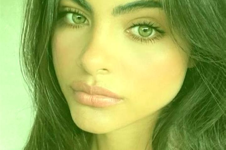 Abigail, 21, a brunette dark-eyed middle eastern companion based in Morcote. Offering Massage, Girlfriend Experience, Erotic Massage, Prostate Massage. Avail...