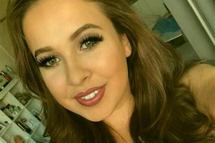 Abigail, 21, a red brown-eyed latina companion based in Perehonivka. Offering Striptease, Roleplay, A-Level, Massage. Available for incall and outcall, day a...