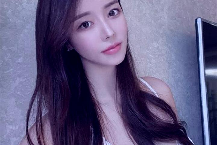 Abigail, 21 — Escort in Baihedian, China