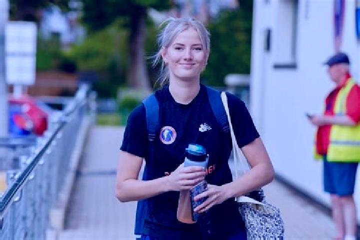 Abigail, 21 — Escort in Shrewton, United Kingdom