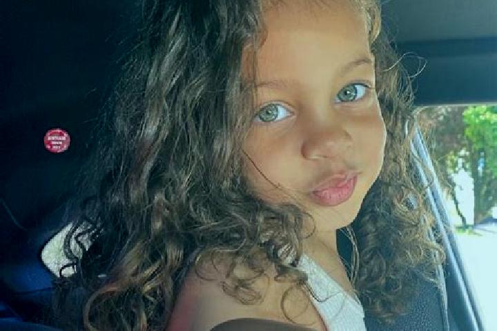 Abigail, 22, a auburn blue-eyed mixed companion based in Midway. Offering Tantra, A-Level, Massage, Fetish, Dinner Date. Available for incall and outcall, da...