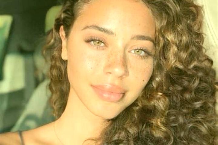 Abigail, 22, a black hazel-eyed ebony companion based in Villers-Saint-Frambourg. Offering Roleplay, Overnight, Prostate Massage, BDSM, Girlfriend Experience...