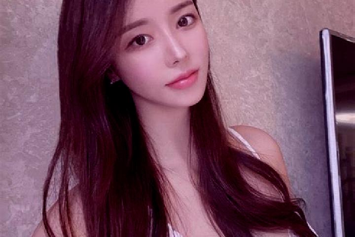 Abigail, 22 — Escort in Daohe, China