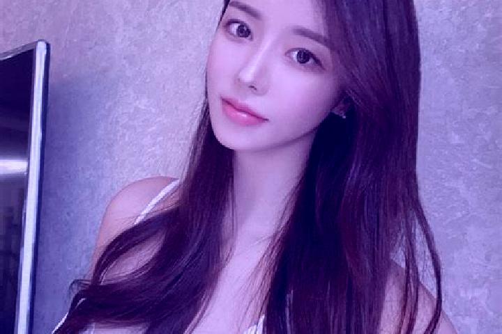 Abigail, 22 — Escort in Dongyangzhen, China
