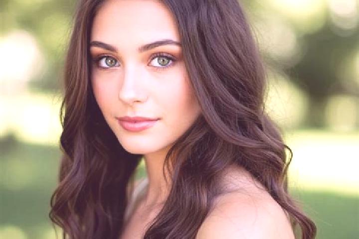Abigail, 23, a brunette hazel-eyed latina companion based in Sasbach. Offering Travel Companion, A-Level, Striptease. Available for incall and outcall, overn...