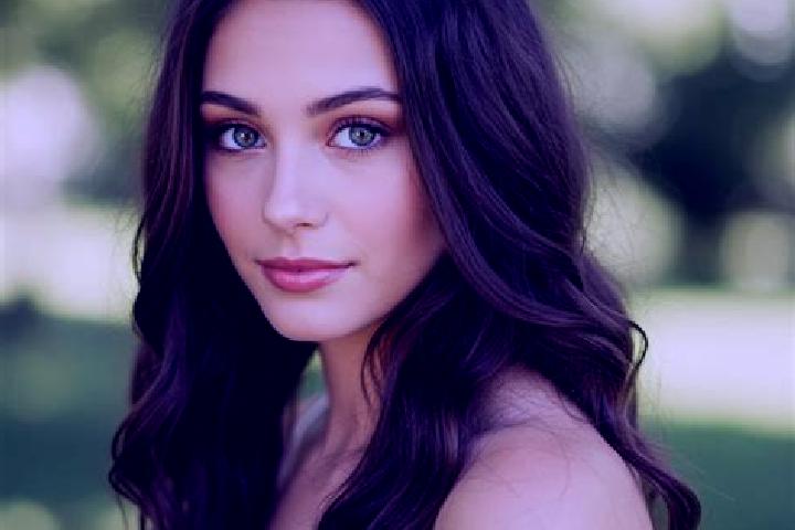 Abigail, 23, a brunette hazel-eyed latina companion based in Waite Park. Offering Domination, 69, GFE. Available for incall and outcall, day and evening dates.