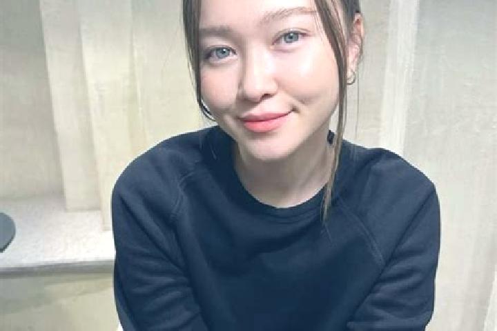 Abigail, 23, a chestnut blue-eyed asian companion based in Cooya Beach. Offering 69, Overnight, CIM, Roleplay. Available for incall and outcall, overnight bo...