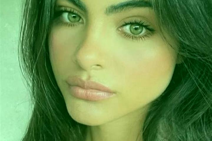 Abigail, 23, a chestnut dark-eyed european companion based in Vilankulo. Offering Striptease, Fetish, Massage, A-Level, GFE. Available for incall and outcall...