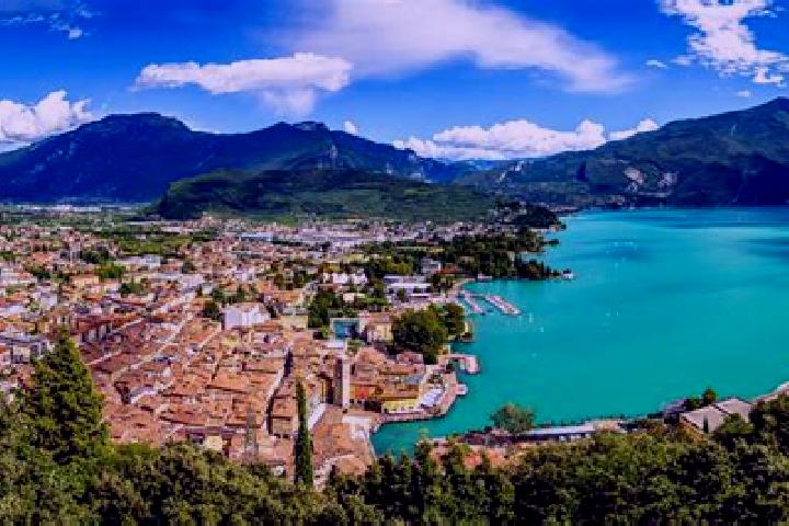 Abigail, 23 — Escort in Salasco, Italy