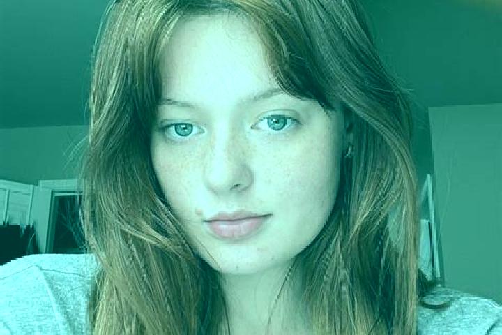 Abigail, 24, a auburn amber-eyed indian companion based in Inami. Offering A-Level, Dinner Date. Available for incall and outcall, day and evening dates.
