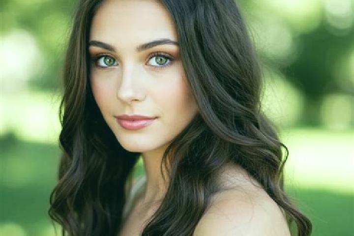 Abigail, 24, a brunette hazel-eyed caucasian companion based in Medlov. Offering Striptease, Girlfriend Experience, Dinner Date, OWO, BDSM. Available for inc...