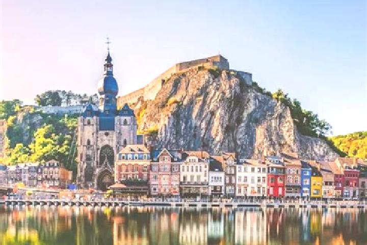 Abigail, 24 — Escort in Moustier, Belgium