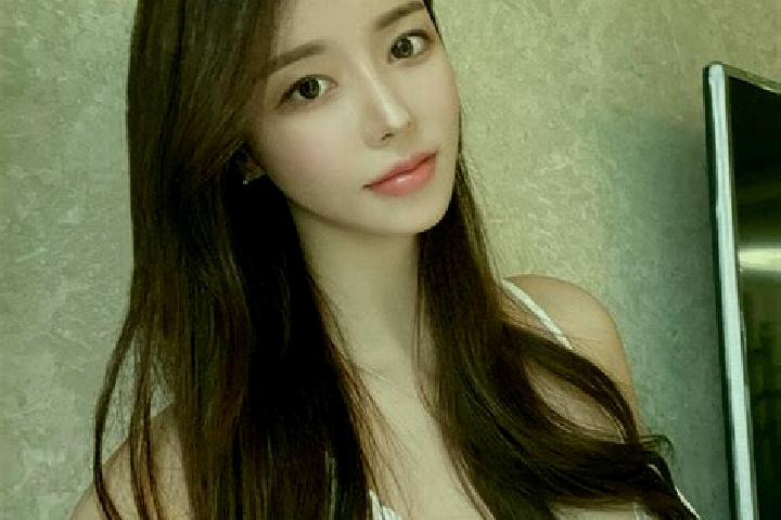 Abigail, 24 — Escort in Sandaogang, China