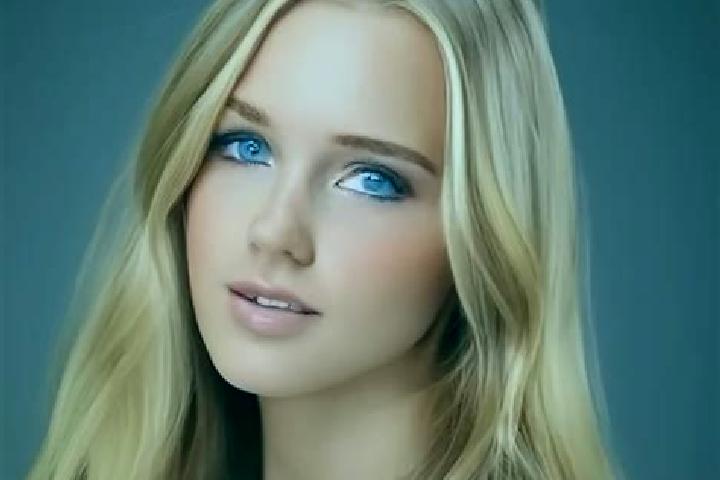Abigail, 25, a blonde amber-eyed mediterranean companion based in Cwmbach. Offering BDSM, A-Level, Prostate Massage. Available for incall and outcall, overni...