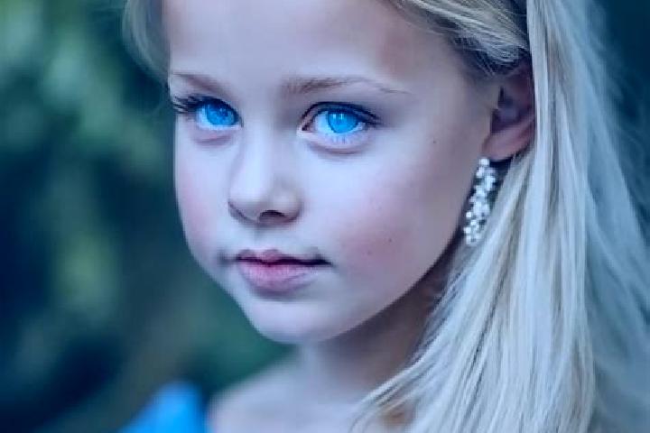 Abigail, 25, a blonde blue-eyed caucasian companion based in Salatiga. Offering Dinner Date, Girlfriend Experience, Couples, BDSM, Massage. Available for inc...