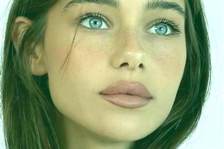 Abigail, 25, a brunette grey-eyed european companion based in Keewatin. Offering Duos, Fetish, Tantra. Available for incall and outcall, day and evening dates.