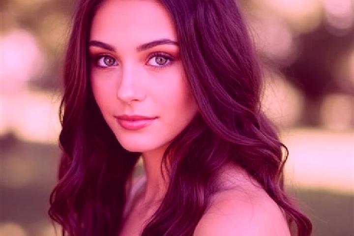 Abigail, 25, a brunette hazel-eyed mediterranean companion based in Rehe. Offering A-Level, Couples, Party Girl. Available for incall and outcall, day and ev...