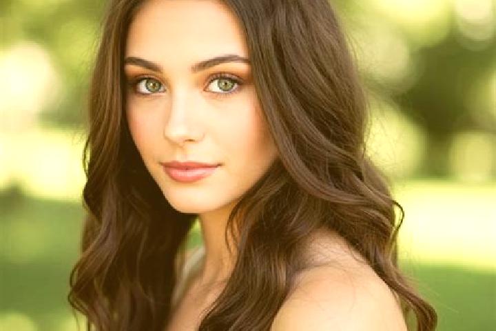 Abigail, 25, a brunette hazel-eyed middle eastern companion based in Marcq-en-Baroeul. Offering GFE, Couples, Tantra. Available for incall and outcall, day a...