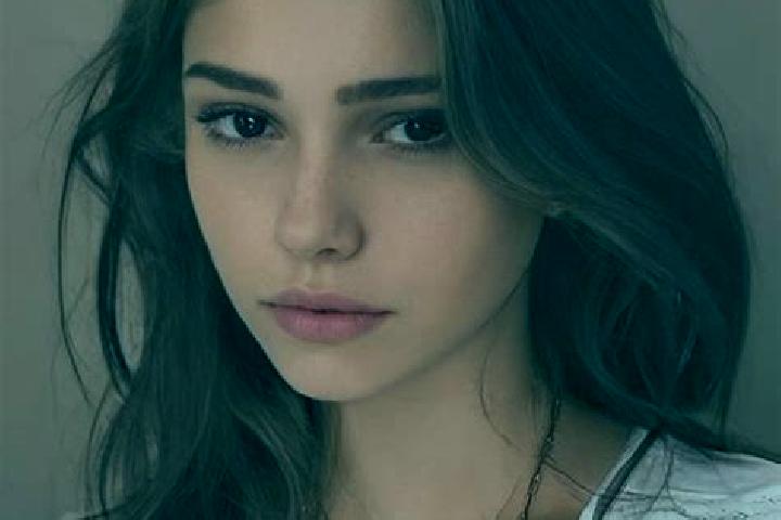 Abigail, 25, a chestnut dark-eyed slavic companion based in Chakari. Offering Girlfriend Experience, CIM, BDSM, Massage, Couples. Available for incall and ou...