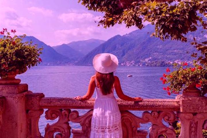 Abigail, 25 — Escort in Como, Italy