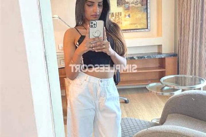 Abigail, 25 — Escort in Green Valley, Australia