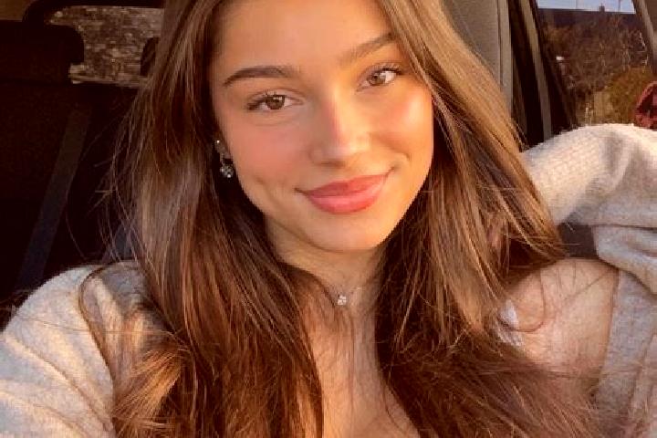 Abigail, 26, a brunette blue-eyed slavic companion based in Masohi. Offering Travel Companion, Girlfriend Experience, OWO. Available for incall and outcall, ...