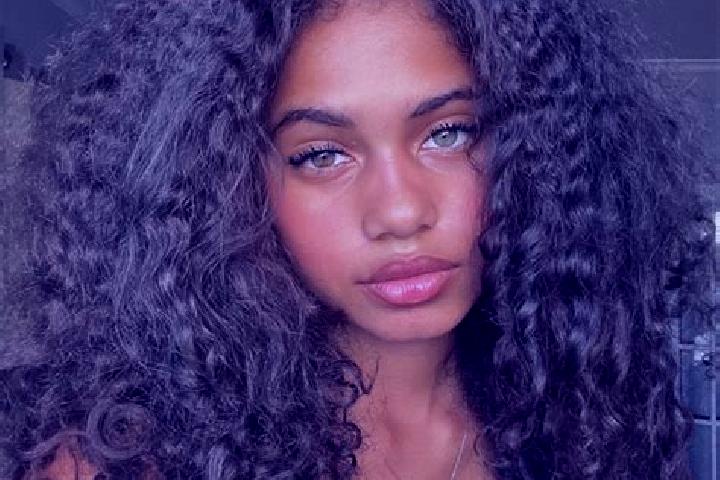Abigail, 27, a brunette blue-eyed ebony companion based in Adendro. Offering Couples, Party Girl, GFE. Available for incall and outcall, day and evening dates.